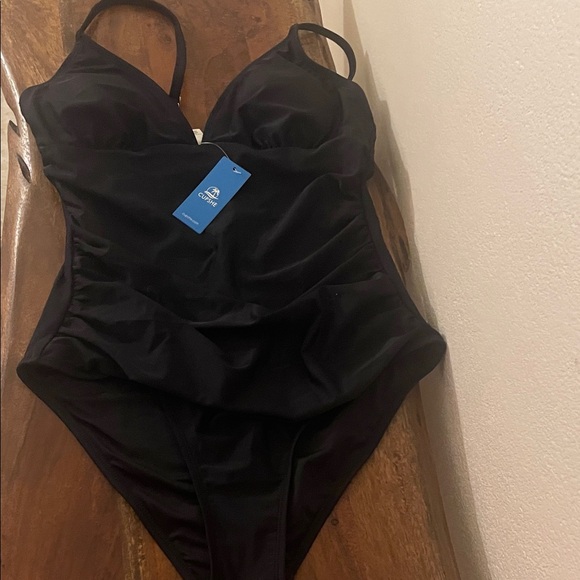 Cupshe Elegant Black Swimsuit - Picture 3 of 7